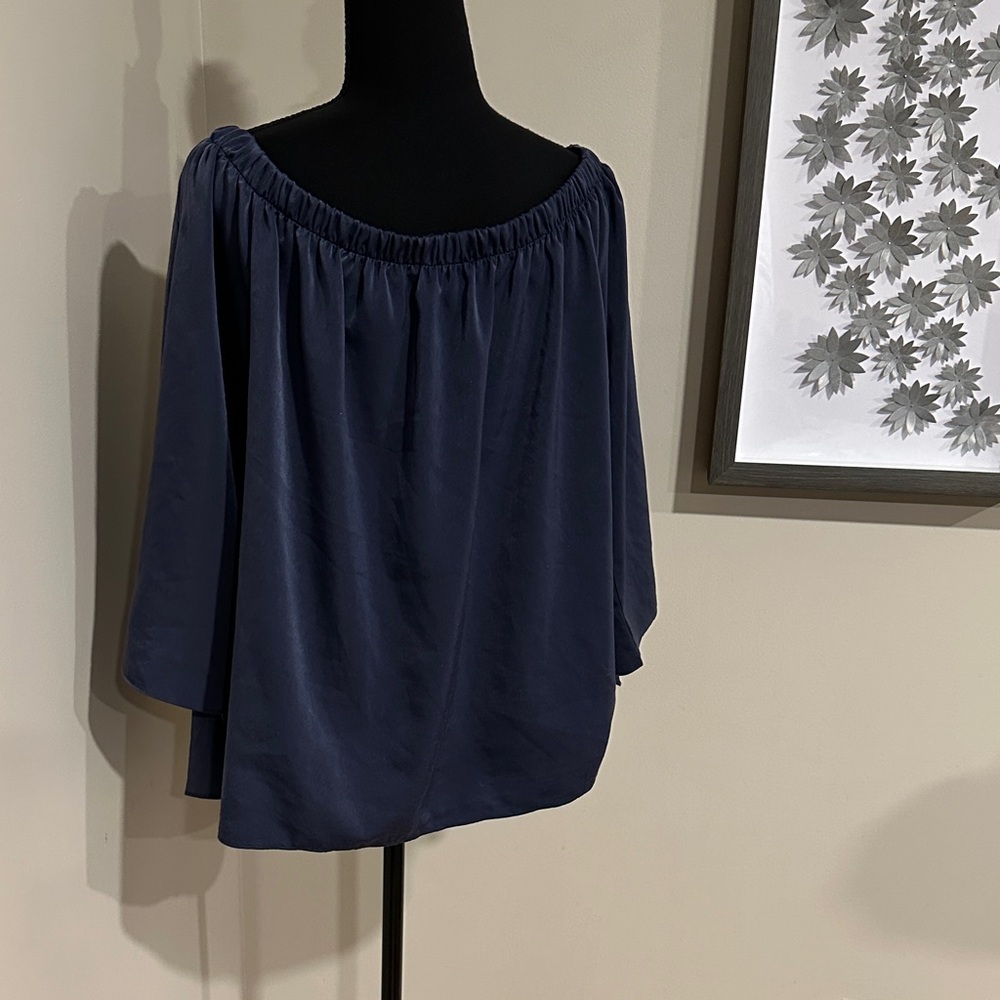 *SOPRANO* Midnight Blue Off-The-Shoulder Flowy Blouse Size Large - Picture 5 of 7